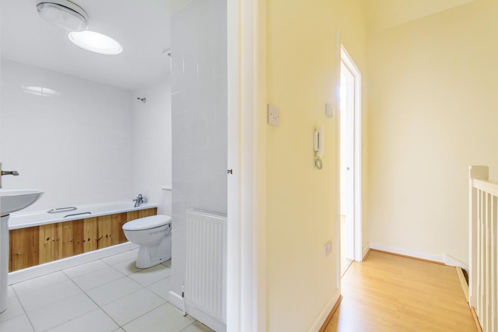 Property photo 3 of 10 Hallway