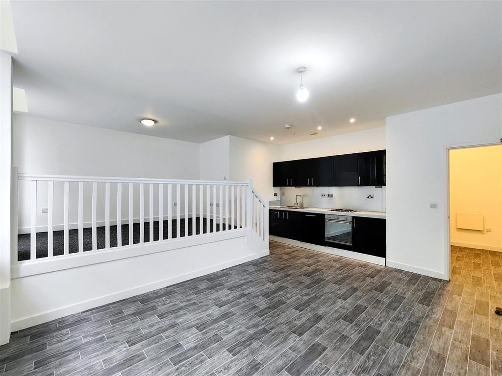 Property photo 2 of 7 Angle Two Lounge