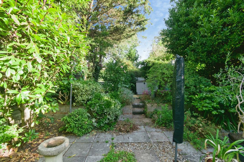 Property photo 3 of 12