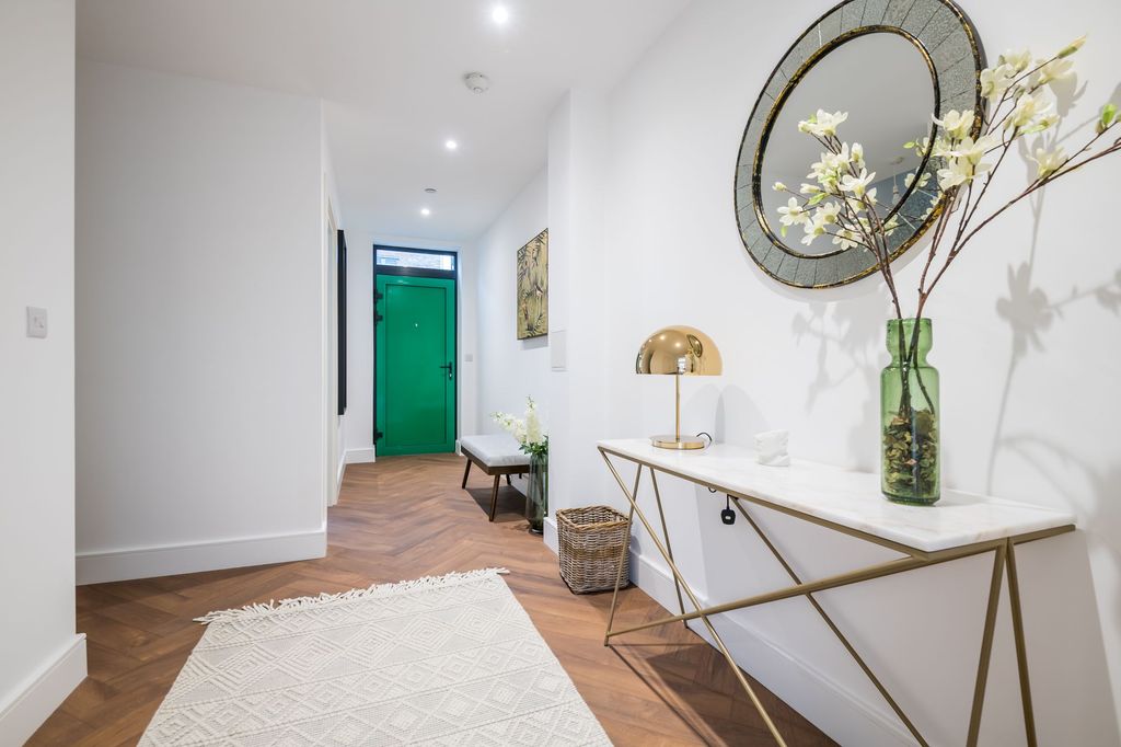 Property photo 3 of 29