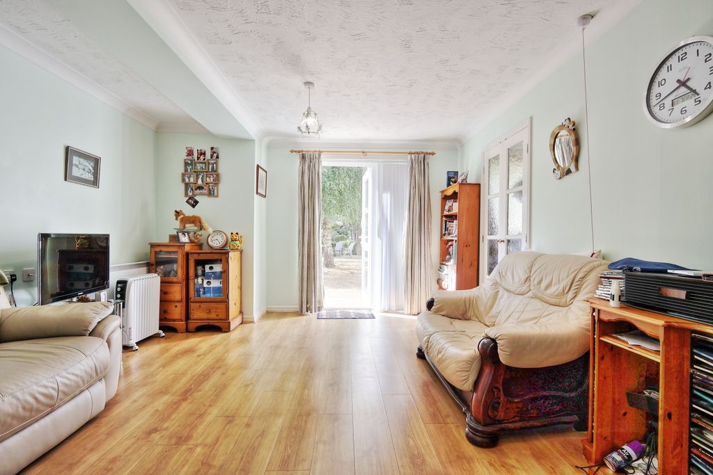 Property photo 3 of 22 9