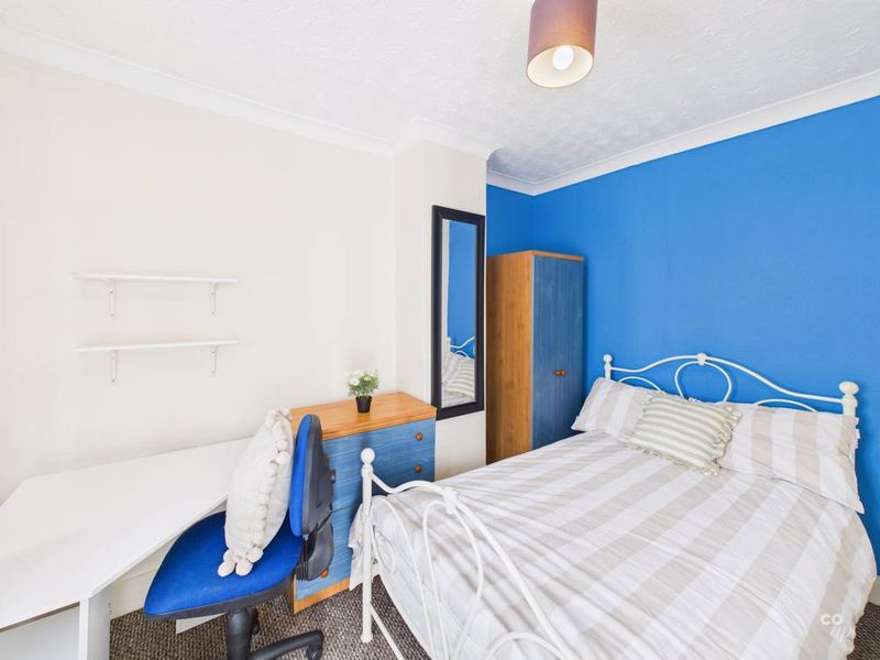 Property photo 1 of 11 Bedroom