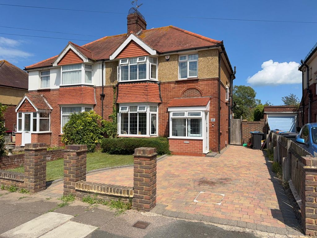 Property photo 1 of 26