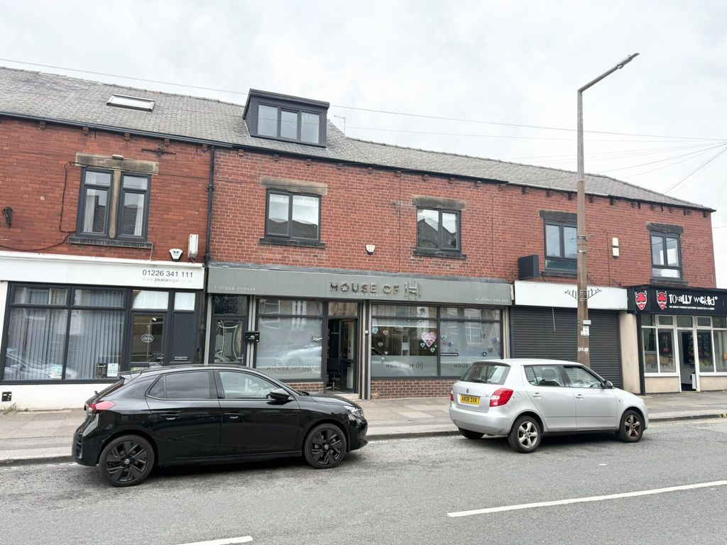 Property photo 1 of 15 2 Bedroom Flat , Barnsley Road, Wombwell