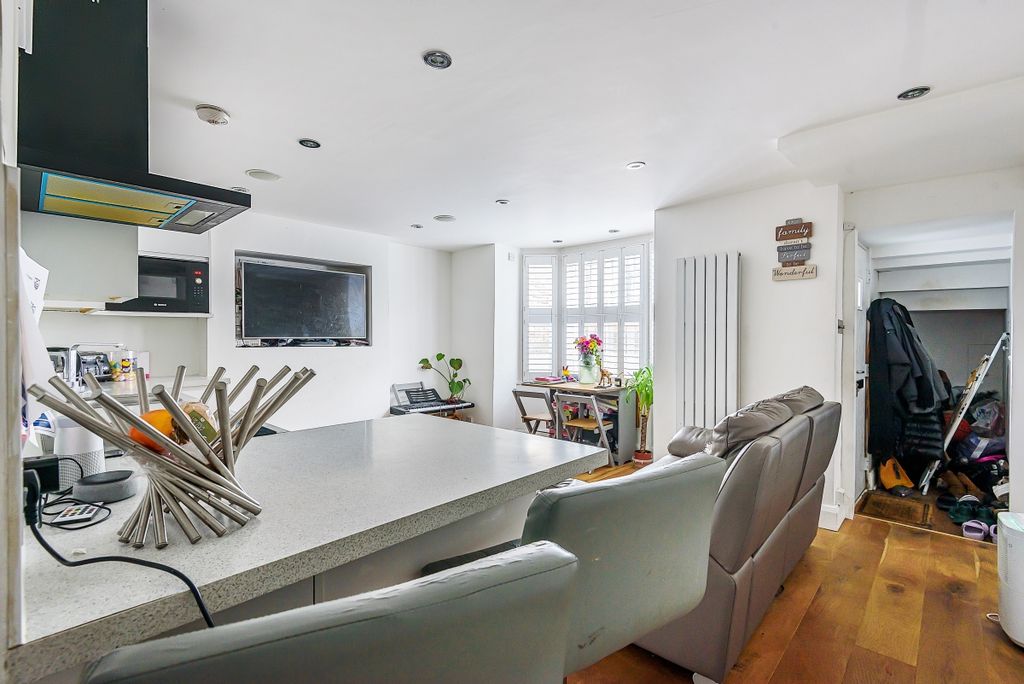 Property photo 2 of 8 920959 (3)c