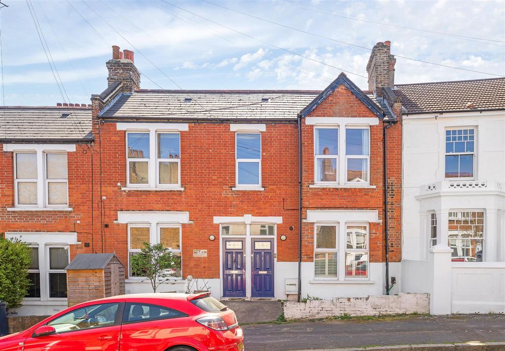 Property photo 2 of 11 Durban Road