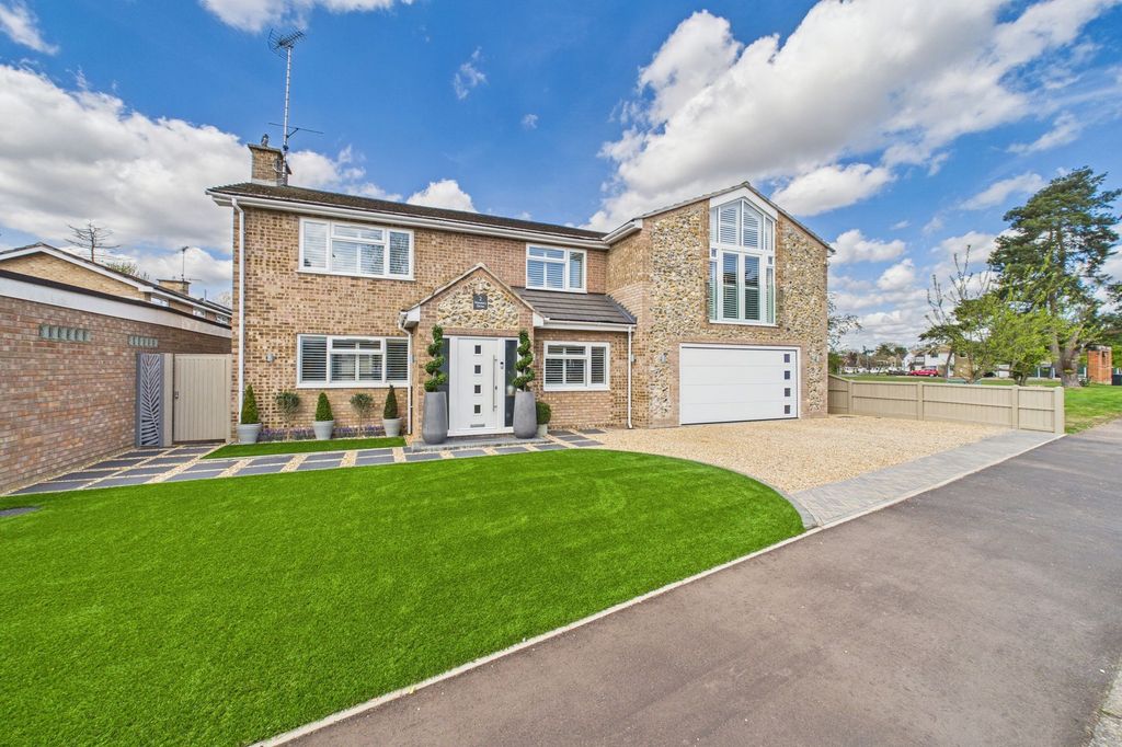 Property photo 1 of 33