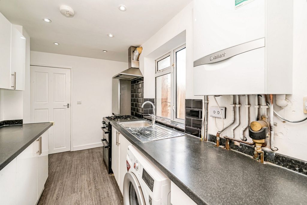 Property photo 2 of 23 Pbox-Img.Jpg