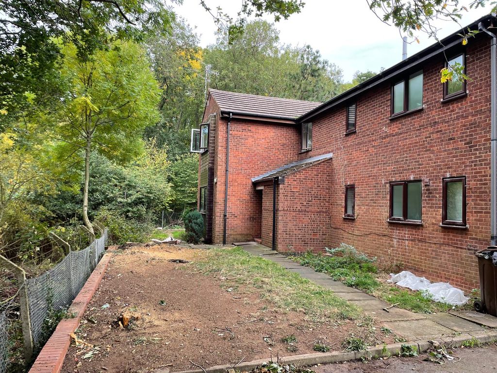 Property photo 2 of 8