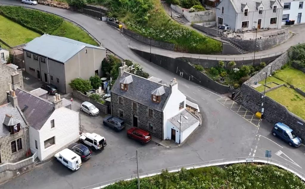 Property photo 1 of 43