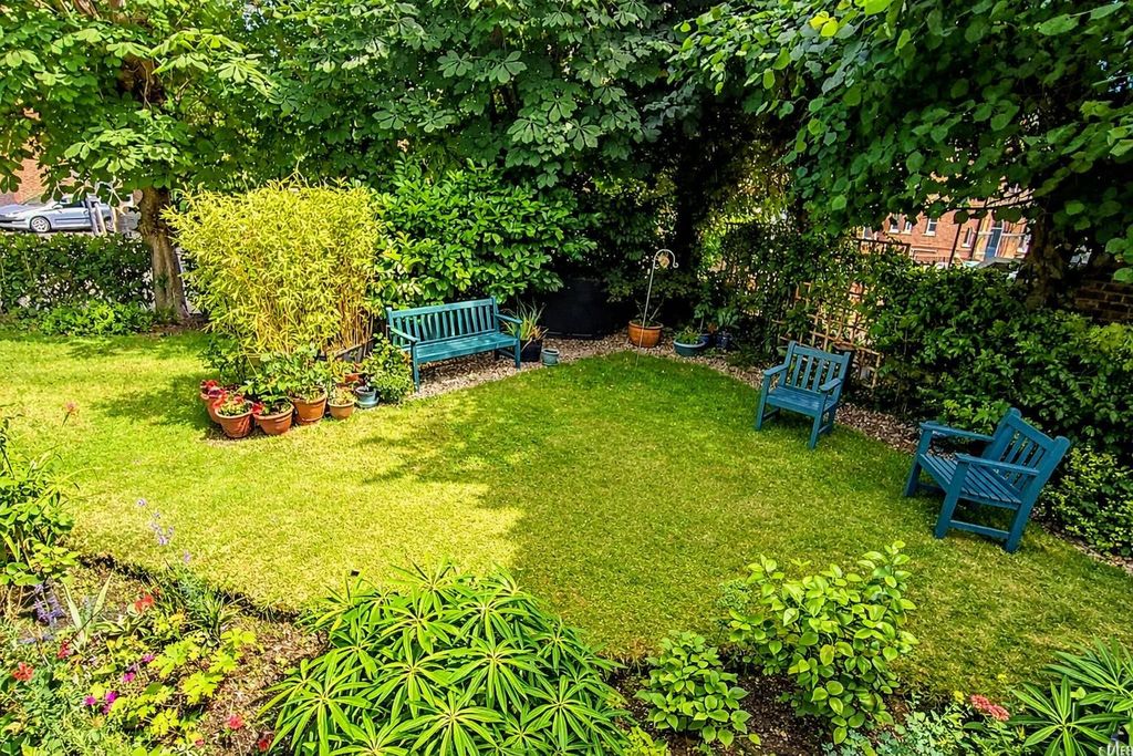 Property photo 3 of 14 Main Garden.Jpeg