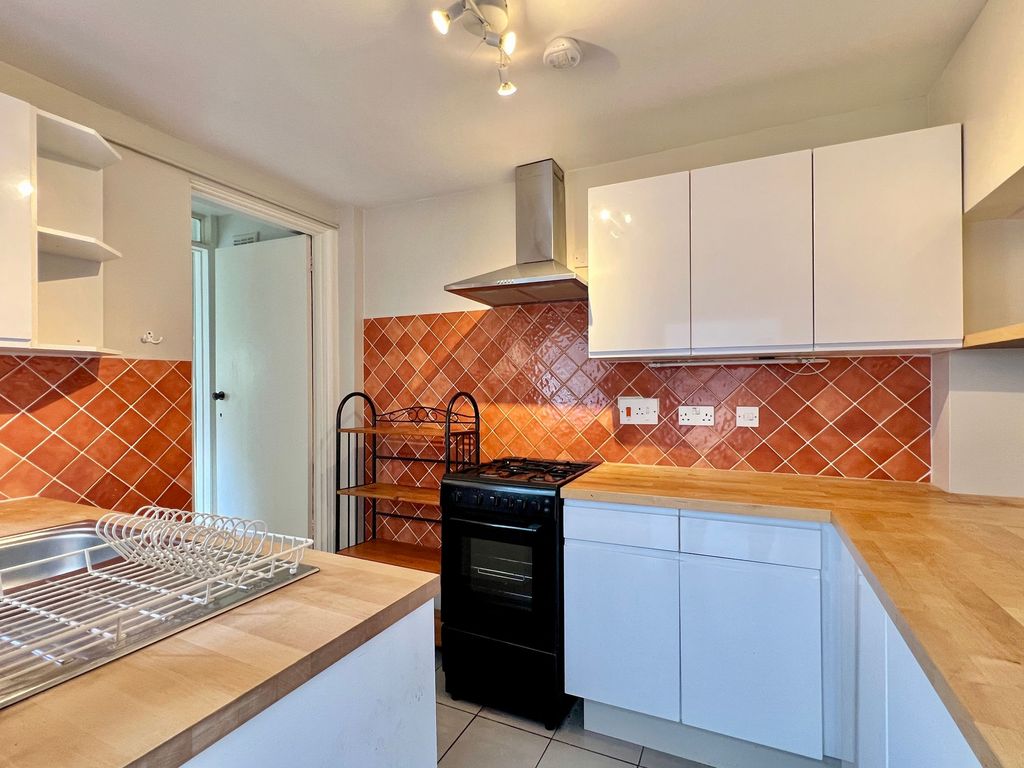 Property photo 2 of 14 Kitchen