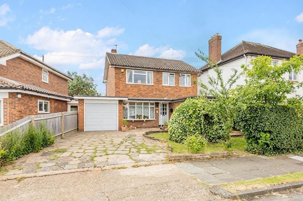 Property photo 1 of 17 Mavis Avenue