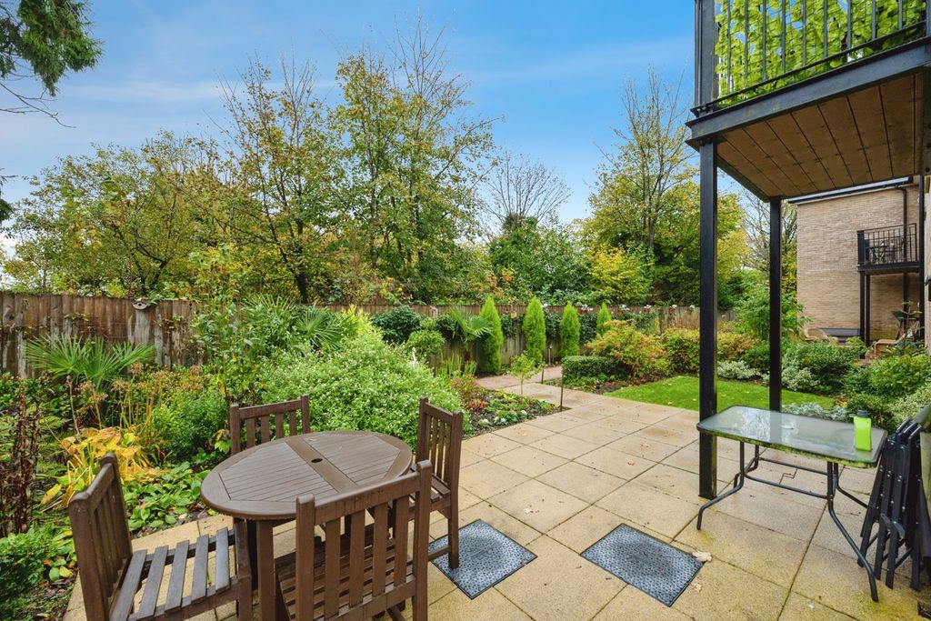 Property photo 2 of 17 Photo