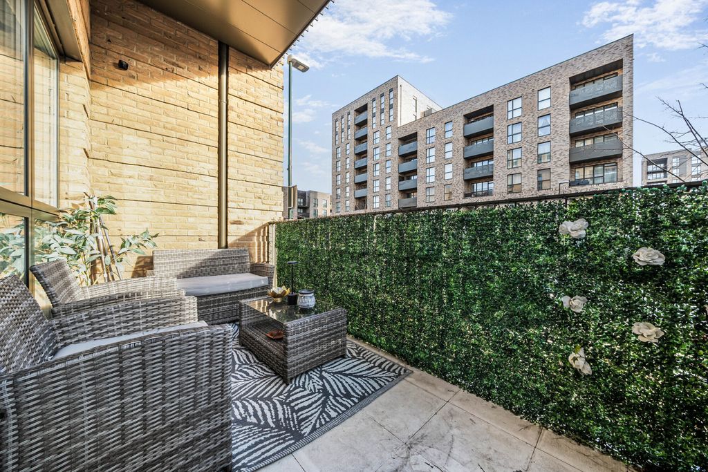 Property photo 3 of 12 Balcony