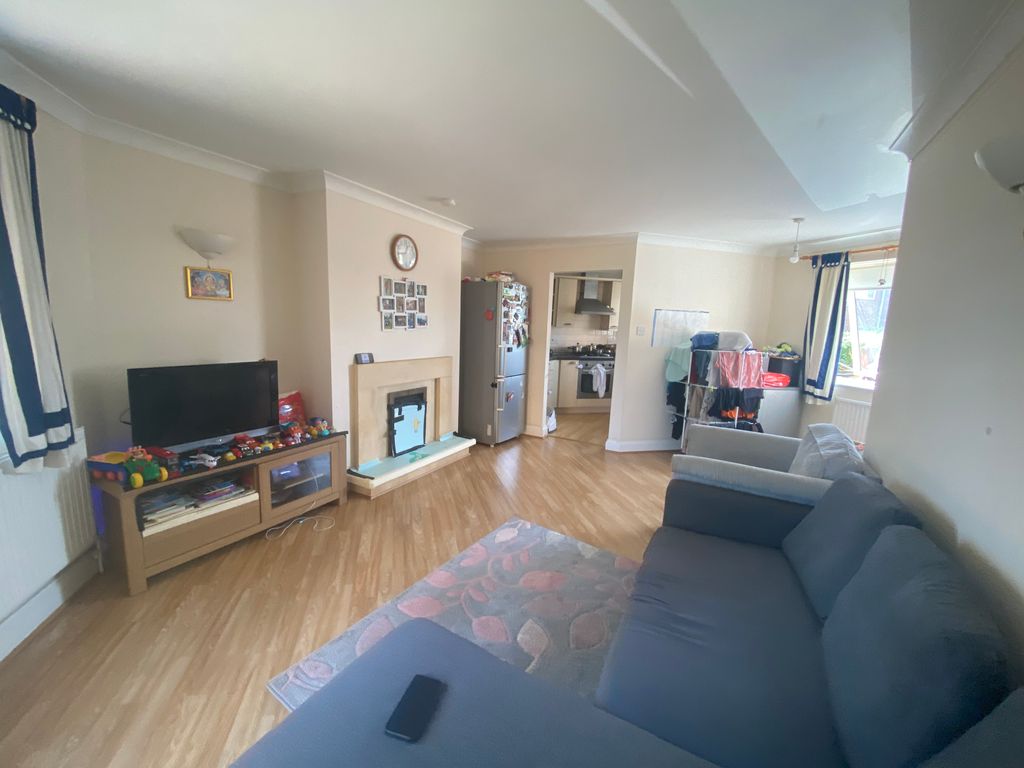 Property photo 3 of 5