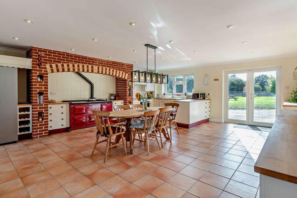 Property photo 3 of 27 Kitchen Out