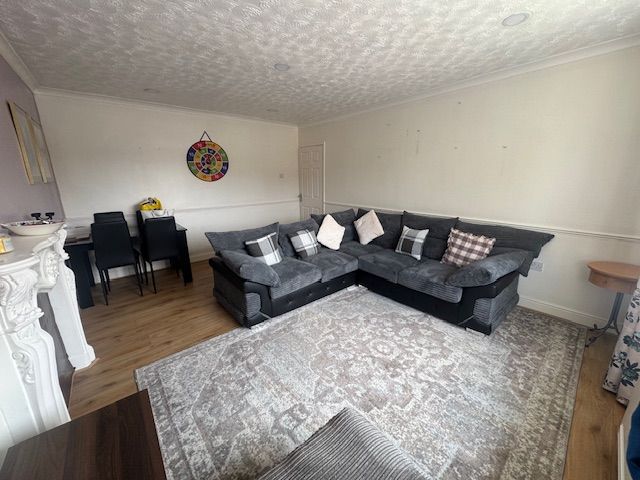 Property photo 3 of 10 Living Room