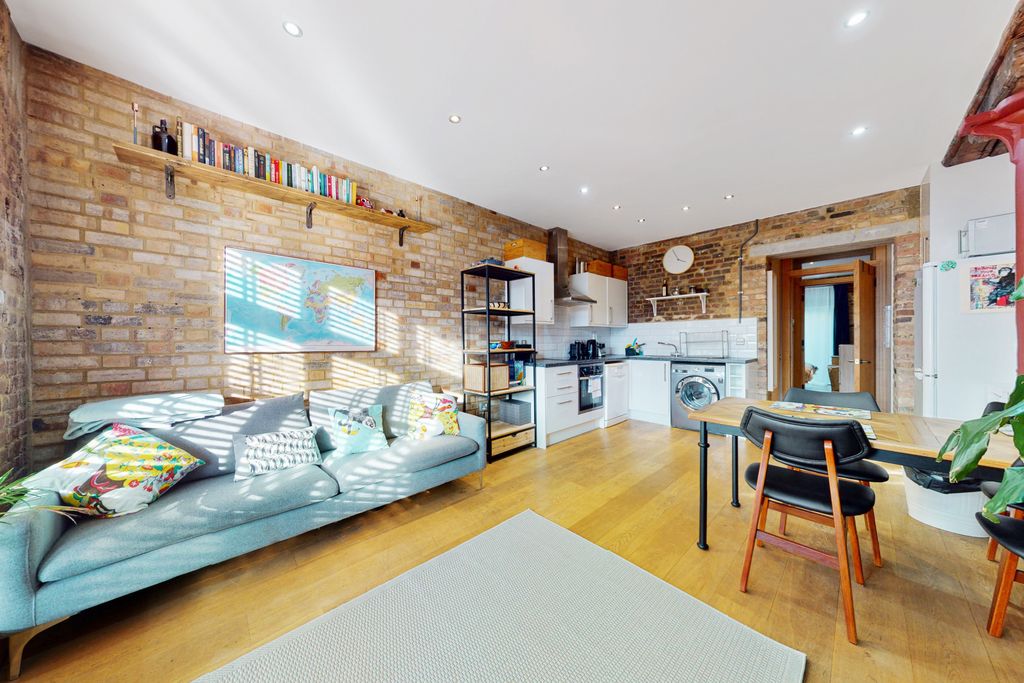 Property photo 3 of 7