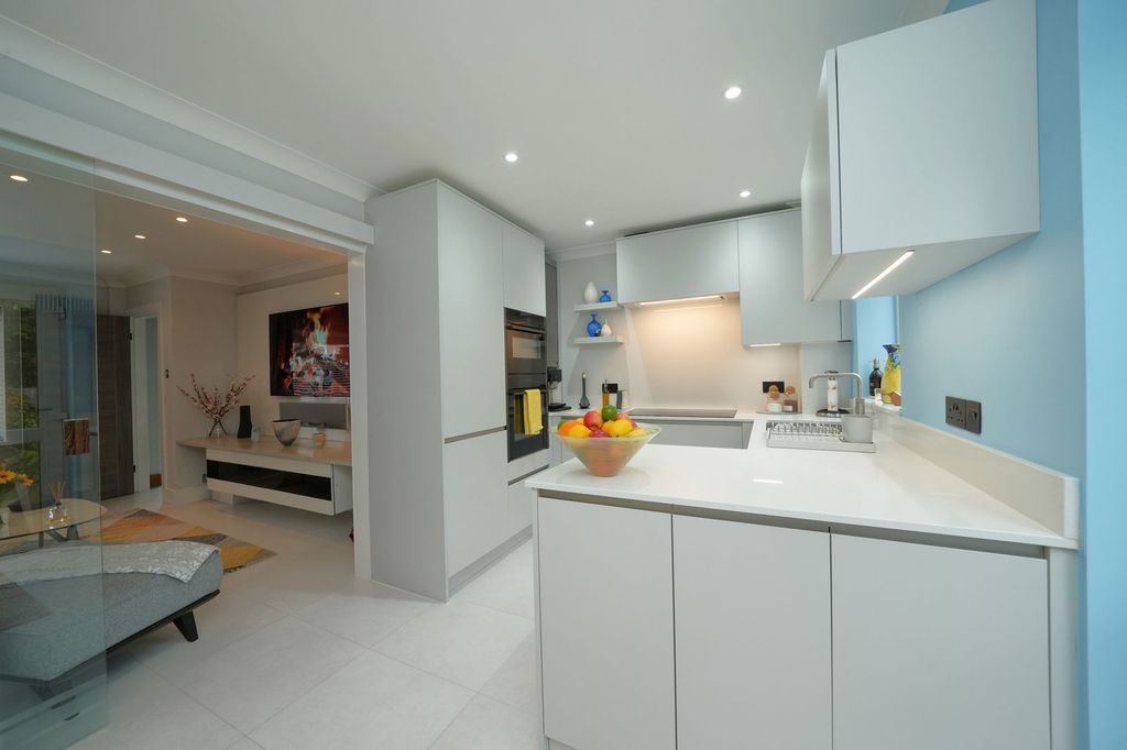 Property photo 3 of 36