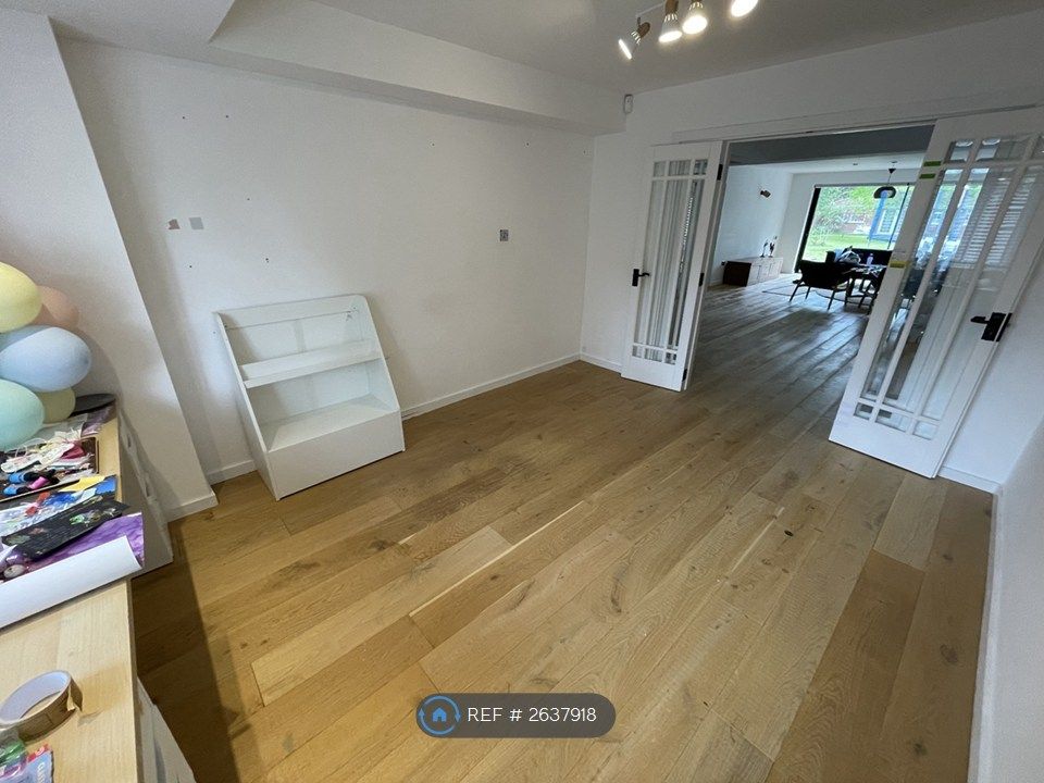 Property photo 3 of 34 Front Room/Study