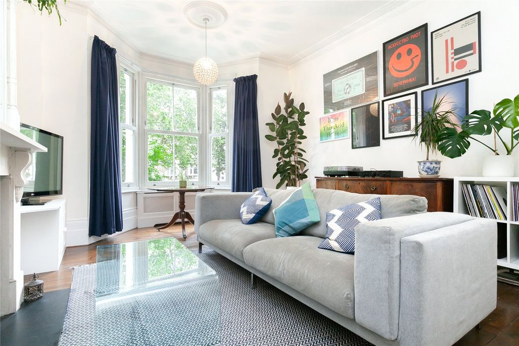Property photo 1 of 11