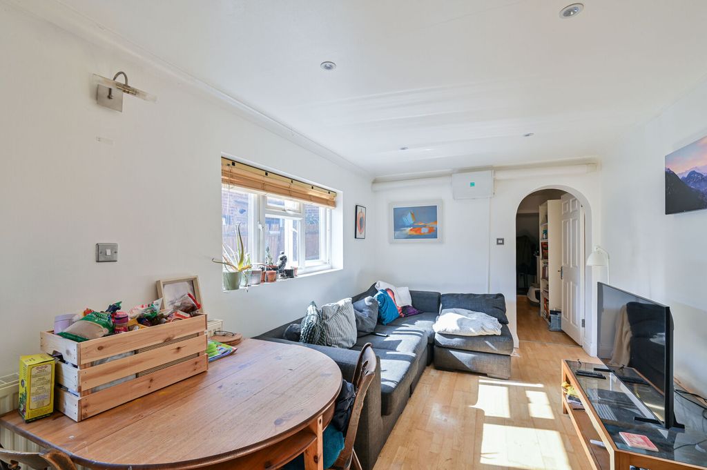 Property photo 3 of 13
