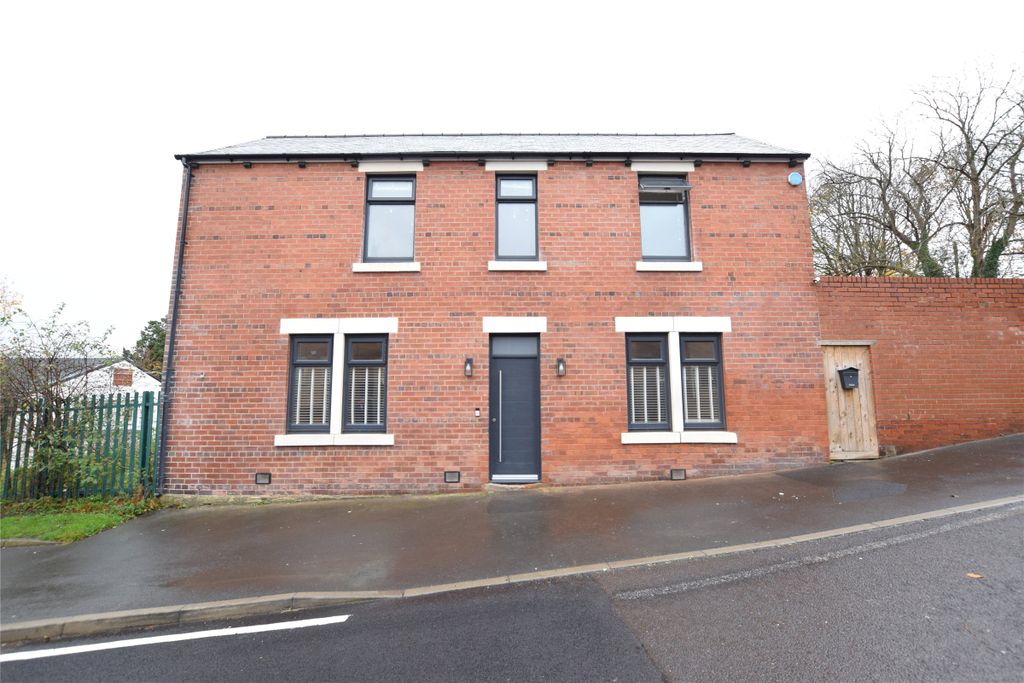 Property photo 3 of 11 External