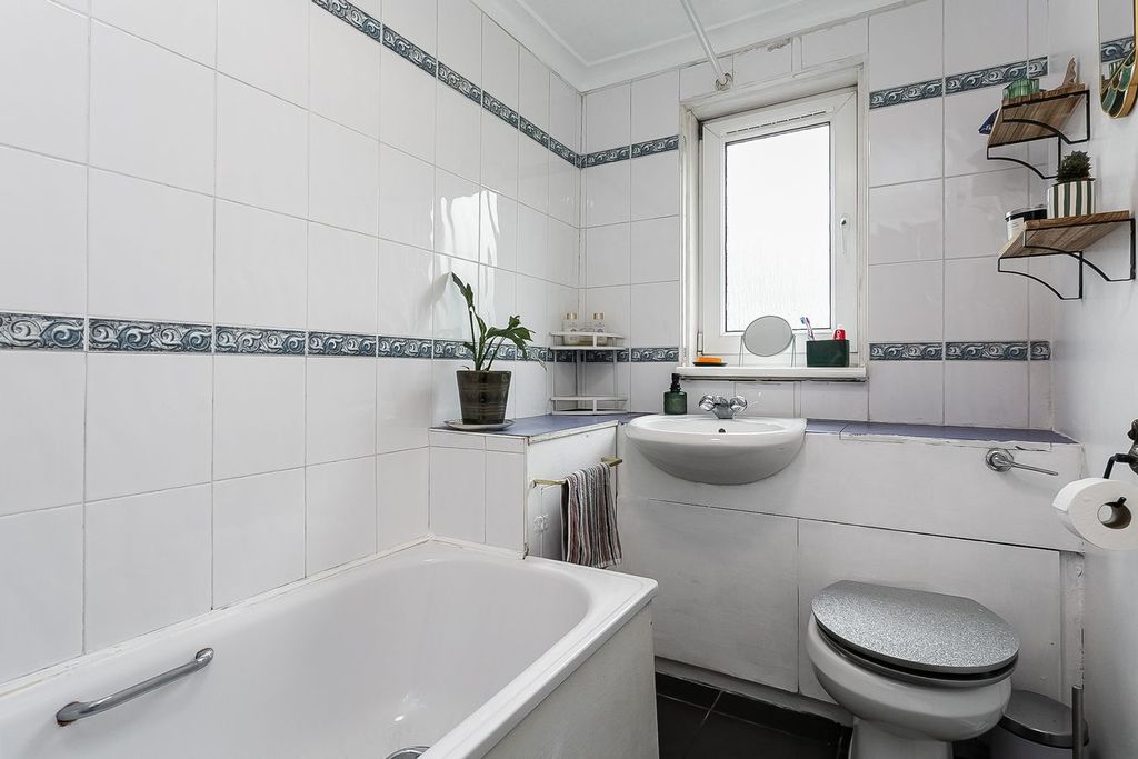 Additional image 14 of 3 bed flat for saleMagdalene Gardens, Duddingston, Edinburgh EH15