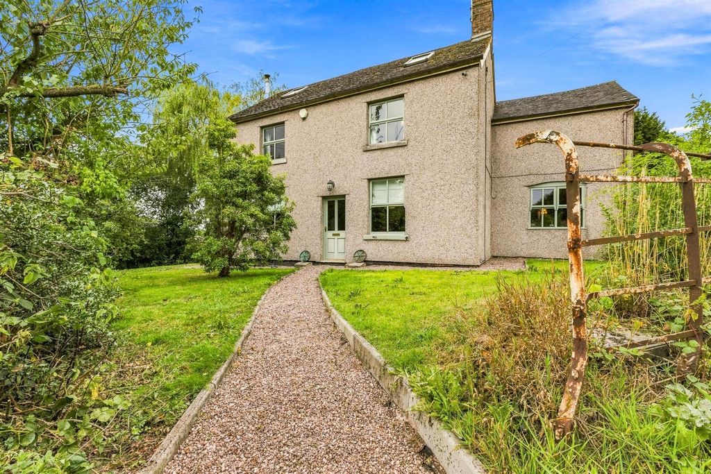 Property photo 1 of 43 Outside