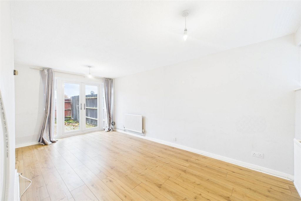 Property photo 3 of 8 Picture No. 07