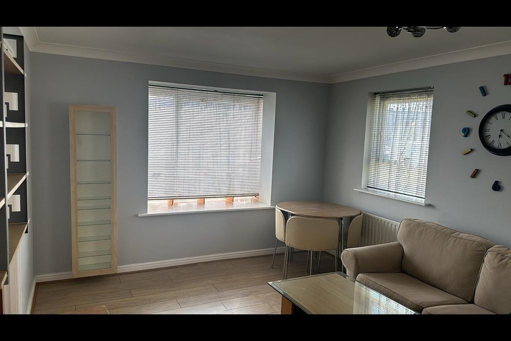 Property photo 1 of 4