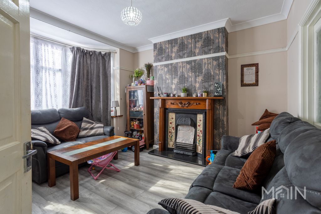 Property photo 3 of 21