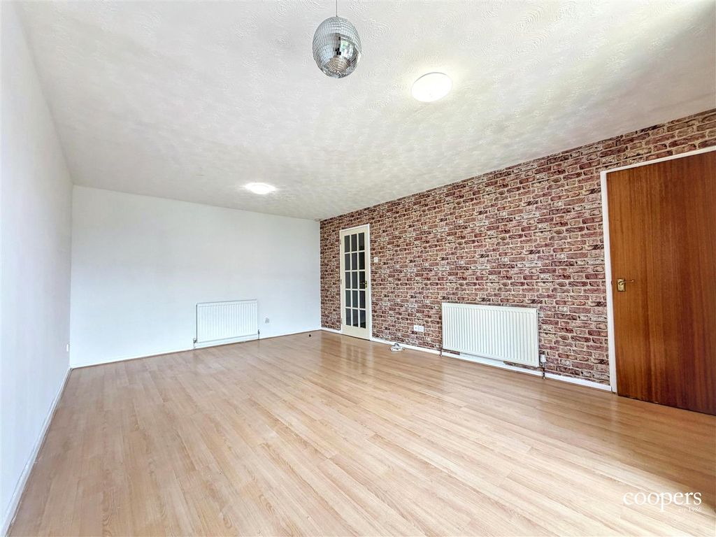 Property photo 2 of 9 Lounge 2 (3).Jpg