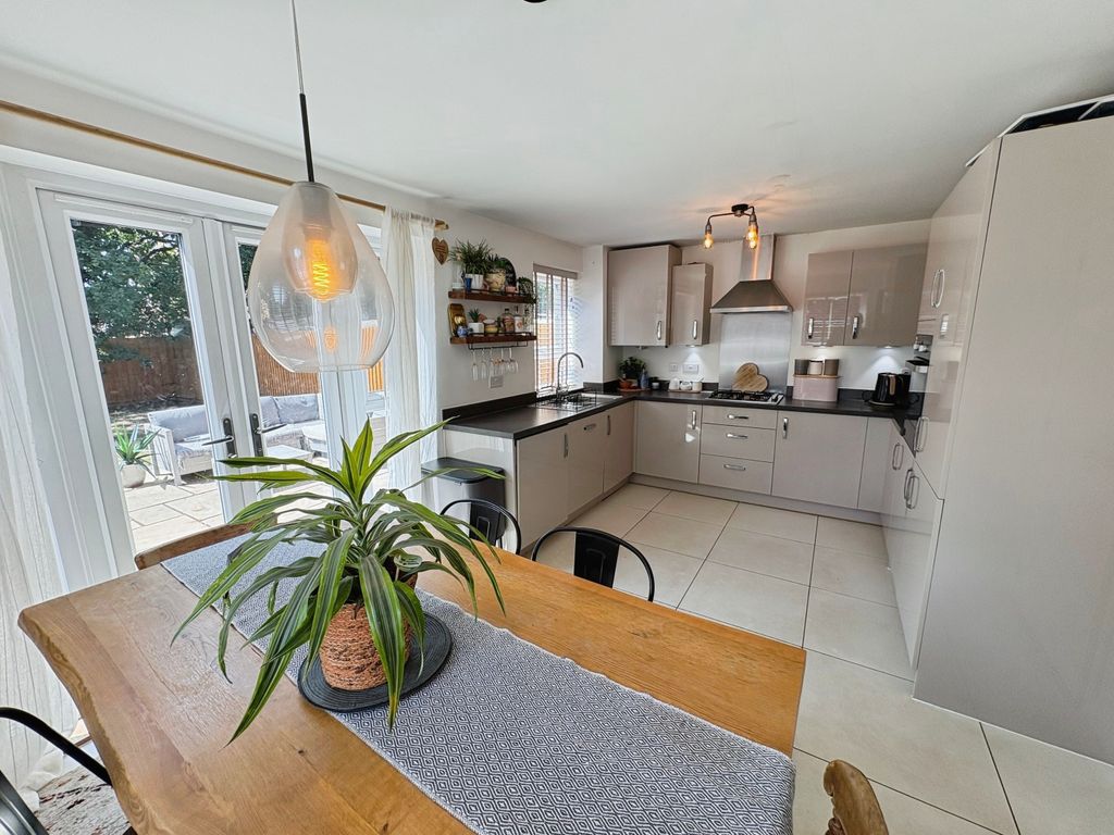 Property photo 3 of 17 F6B68c1d-Img_1113
