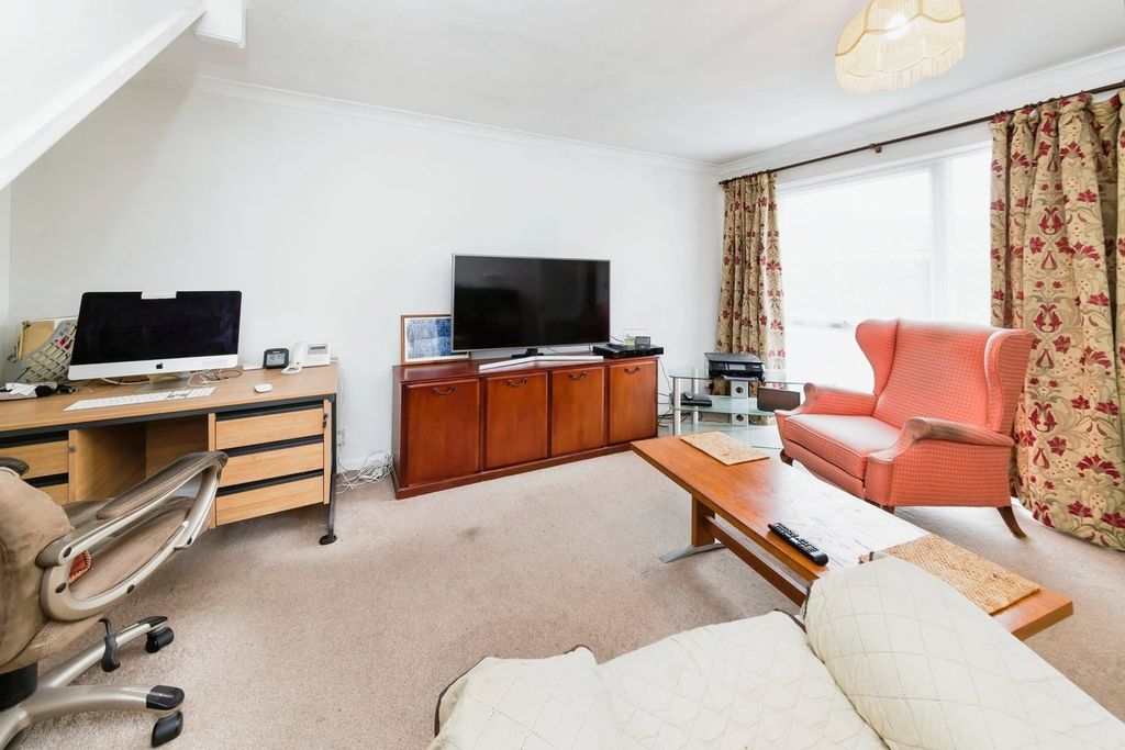 Property photo 3 of 14