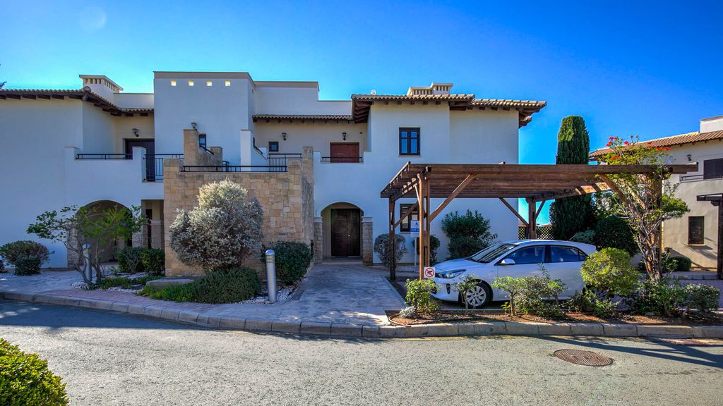 Property photo 2 of 24