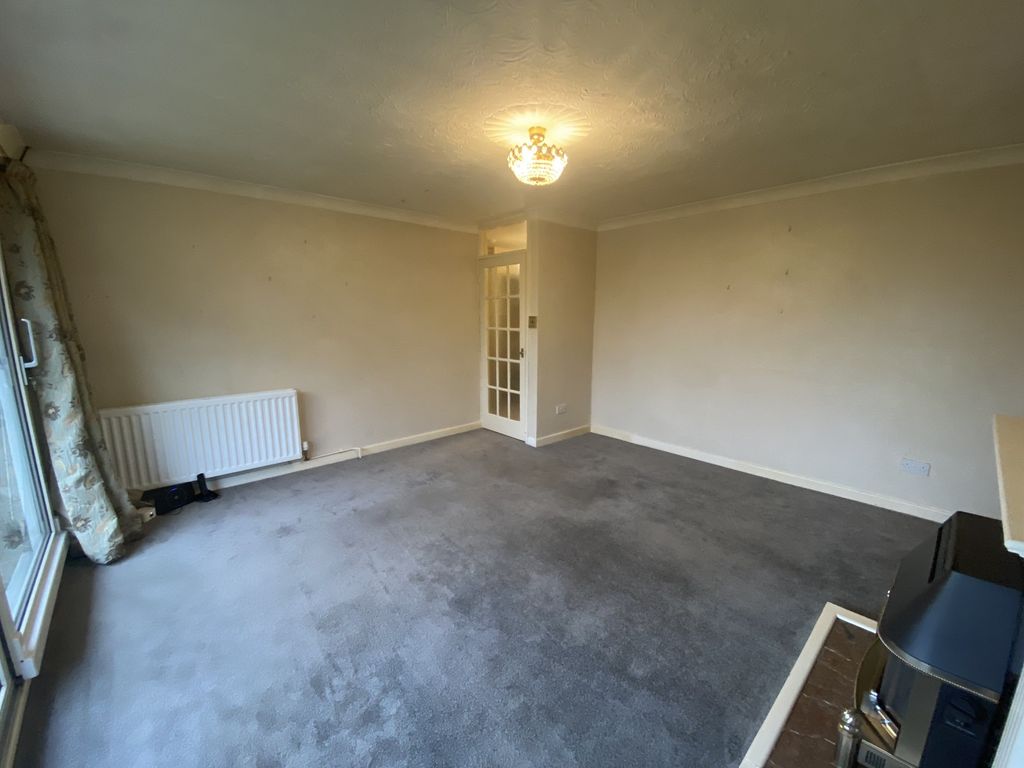 Property photo 3 of 13 Living Room
