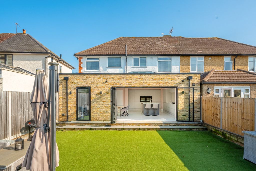 Property photo 2 of 29 3686732