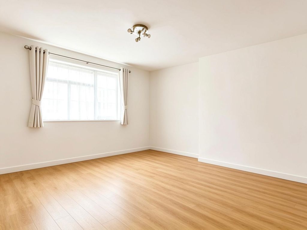 Property photo 2 of 11 22 Maryside, Langley, Slough, Sl3 7Et (10)