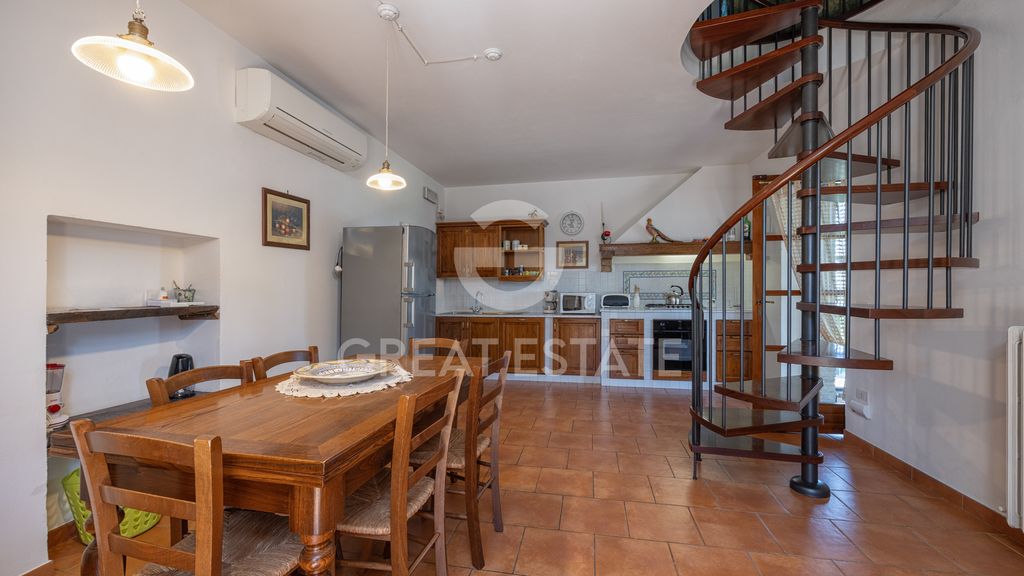 Property photo 2 of 37 Interiors