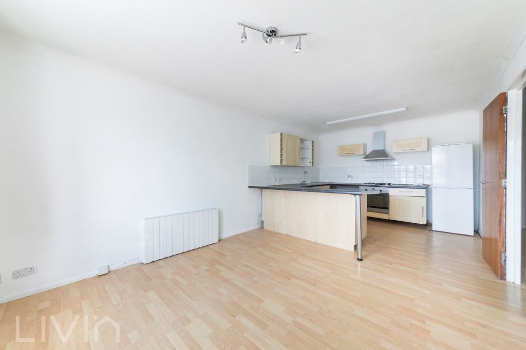 Property photo 3 of 12 3