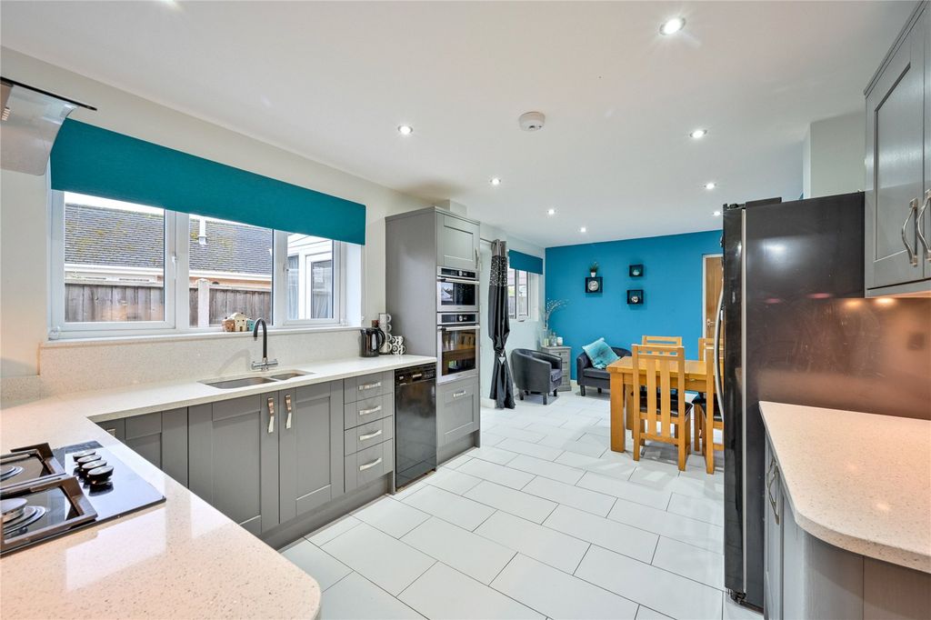 Property photo 2 of 17 Picture No. 11