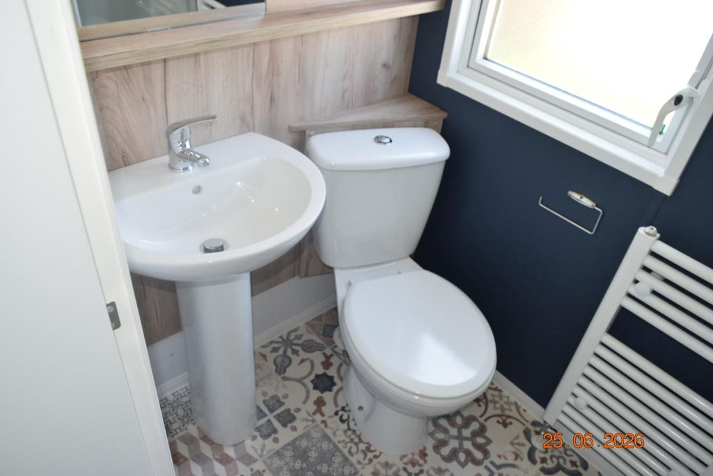 Property photo 2 of 9 Shower Room