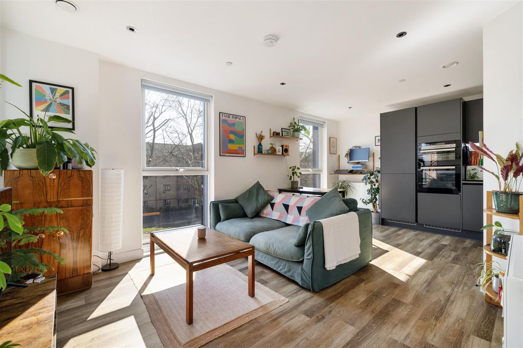 Property photo 2 of 23 Fixie Building, E17