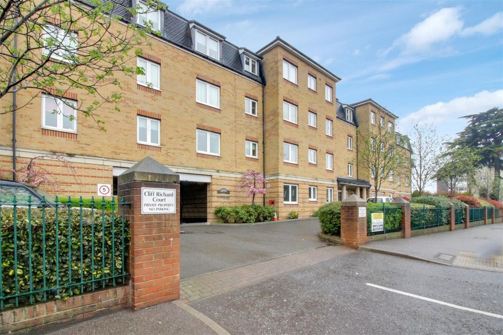 Property photo 1 of 13 Cliff Richard Front Shot.Jpg