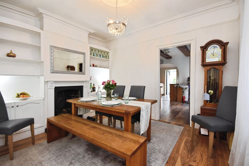 Property photo 3 of 20