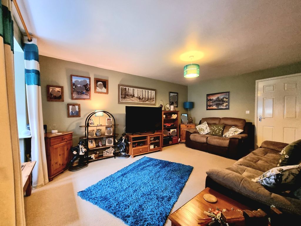Property photo 2 of 38