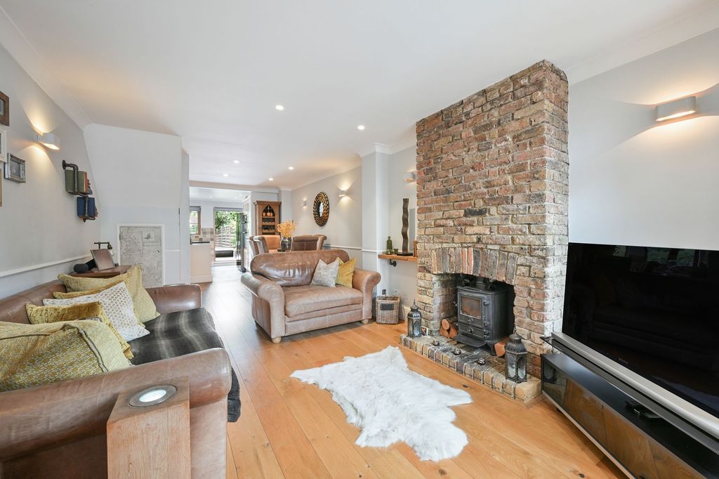 Property photo 2 of 9