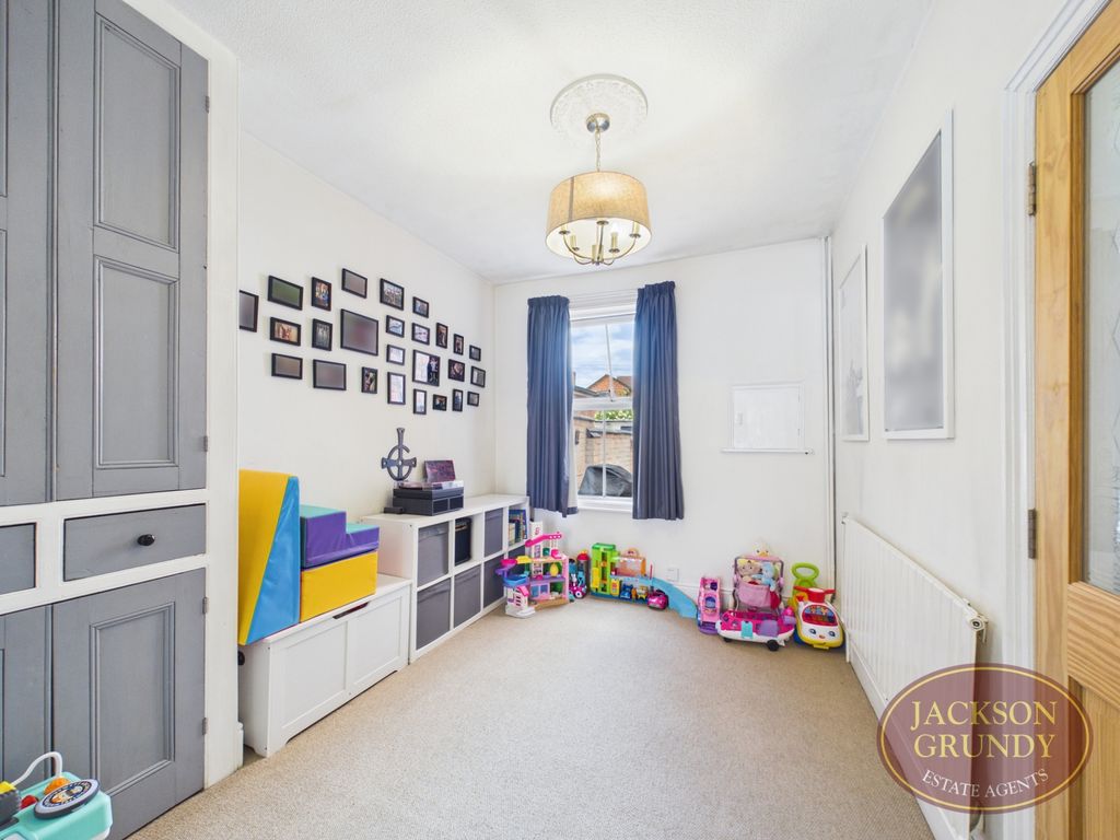 Property photo 3 of 17 Cedar Road